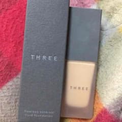three フローレスエシリアル フルイド ファンデーションのサムネイル