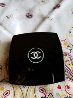 CHANEL シャネル アイシャドウ　81番のサムネイル