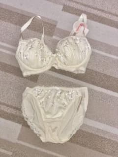 【期間限定値下げ】チュチュアンナ 永遠のブラショーツセット E70のサムネイル