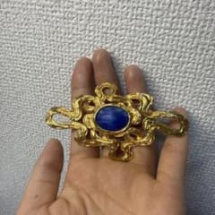 lanvinゴールドカラー ブルーカボション ブローチ lanvinゴールドカラー ブルーカボション ブローチ - メルカリ