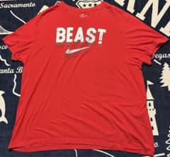 J*様 NIKE BEAST グラフィック Tシャツ レッド XXLのサムネイル