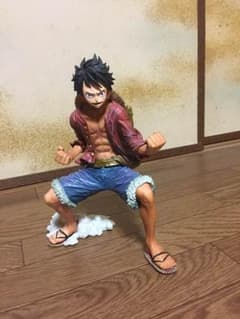 ワンピースフィギュアのサムネイル