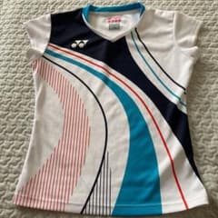 YONEX ヨネックス　レディース　ユニフォームのサムネイル