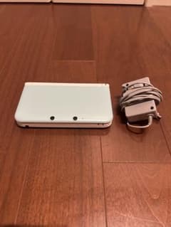 ニンテンドー3DS LL ミントホワイト充電器付きのサムネイル