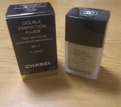 シャネル ドゥーブル ベルフェクシオン フリュイド 10のサムネイル