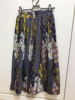 【最終値下げ】花柄スカート ロングスカートのサムネイル
