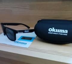 新品　okuma フィッシング　サングラス ケース付きのサムネイル