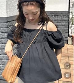 nugu オフショル トップスのサムネイル