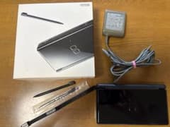 ニンテンドーds lite 本体（付属品あり）＋ソフト４本のサムネイル