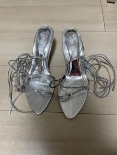 ZARA レースアップサンダル シルバーのサムネイル
