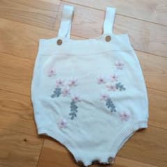 ニット ロンパース アイボリー 花柄 刺繍のサムネイル