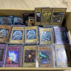 遊戯王OCG 初期、旧レアカード　高レア多数　値下げOK 合計約1000枚以上 遊戯王OCG 初期、旧レアカード 高レア多数 値下げOK 合計約1000枚以上