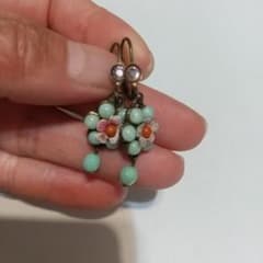 花モチーフ ミントグリーン ピアスのサムネイル