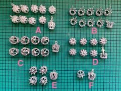 31. 王冠チャーム　 立体　クラウン　パーツ　44個　真鍮チャーム　シルバー