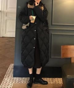 【最終値下げ】ファー付きダウンジャケット　ロングコートのサムネイル