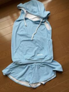 ラッシュガード　水陸両用のサムネイル