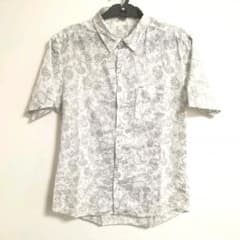【まとめ買い値引き】⑰GU ペイズリー柄 シャツ 半袖のサムネイル