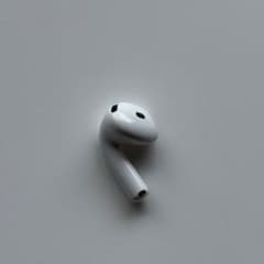 AirPods 第4世代 左耳のみ ANC非搭載 #16 - メルカリ
