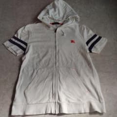 BURBERRYフード付きクリーム色パーカー2のサムネイル