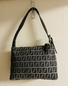 FENDI フェンディ ポーチ/ミニバックのサムネイル