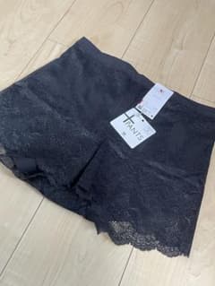 【ワコール】＋ＰＡＮＴＳ　パンツ（ショート丈）2色のサムネイル