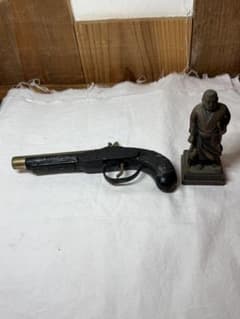 西郷隆盛像 置物 昭和レトロ 火縄銃 モデルガン 置物 - メルカリ