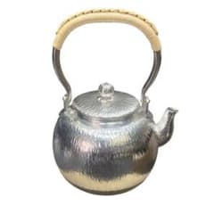 【新品・未使用】高級銀瓶 石目 丸型（五合） 湯沸 茶道具 新品・未使用】高級銀瓶 石目 丸型（五合） 湯沸 茶道具 - メルカリ
