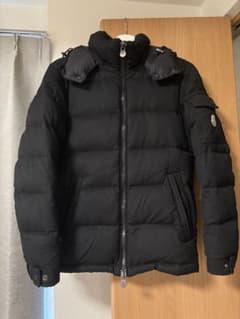 MONCLER ブラック ダウンジャケットのサムネイル