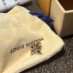 ルイヴィトン　ピアス　片耳　ロゴ　刻印　モノグラムのサムネイル