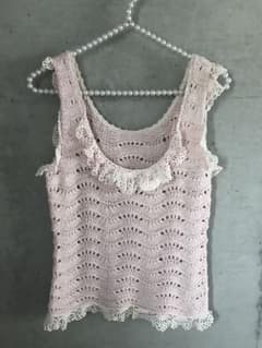 再値下げ‼︎シンシアローリー⭐︎美品⭐︎ピンクカギ編みノースリニットのサムネイル