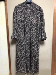 小花柄ワンピースのサムネイル