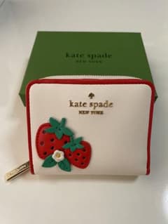 箱付き kate spade 2つ折り財布 いちご柄のサムネイル