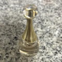 Dior J’adore ジャドール オードゥ パルファン 5ml ミニボトルのサムネイル