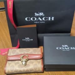 10/12まで！COACH 二つ折り財布のサムネイル
