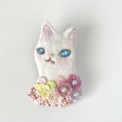 アート猫ブローチ (やさしいピンク)のサムネイル