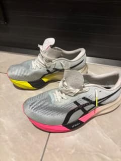 メタスピードスカイパリ アシックス　27CM