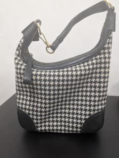 COACH ショルダーバッグ 肩掛け 千鳥柄 シグネチャー 6954 - メルカリ