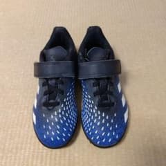 トレーニングシューズ（サッカー）18cm　アディダスのサムネイル