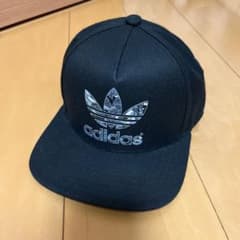 adidas originals キャップのサムネイル
