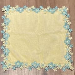 Chikazawa 近沢レース タオルハンカチ 花花　イエローのサムネイル