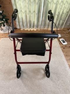 座面付きシルバーカー　介護用手押し車のサムネイル