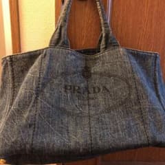 お値下げ！プラダ カナパ  デニム生地 初期販売レア　再購入の方元値のサムネイル