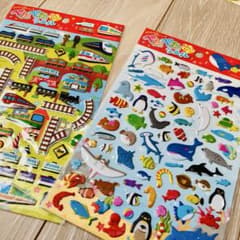 【新品】ぺたぺたシール　電車と海の生き物　⭐︎おまけ(使用途中2枚)付きのサムネイル