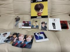 J-Hope トレーディングカードセット 8枚＋フィギュアのサムネイル