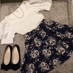 evelyn ❤︎ ジャガード花柄スカートのサムネイル