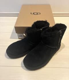 [美品•訳あり] UGG ブラック　ムートンブーツ　チャック付のサムネイル