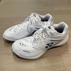 YONEX SHB-03Z ホワイト バドミントンシューズ　26センチ　改良版 YONEX SHB-03L ホワイト バドミントンシューズ - メルカリ