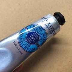 L'OCCITANE  ハンドクリーム 〜 yukaさん専用〜のサムネイル