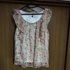 半袖トップス　花柄　ページボーイのサムネイル