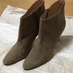 新品！マノロブラニク ブーティ 37.0のサムネイル